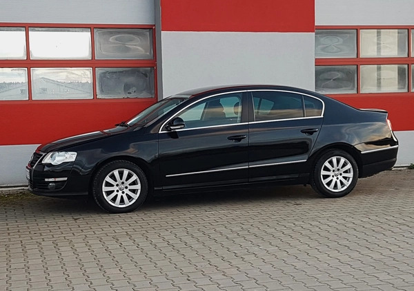 Volkswagen Passat cena 21900 przebieg: 159000, rok produkcji 2005 z Sępopol małe 172